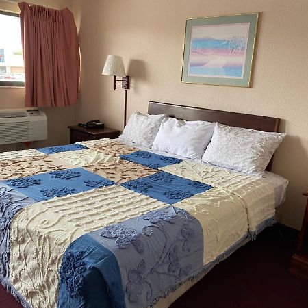 Regency Inn Fern Park エクステリア 写真