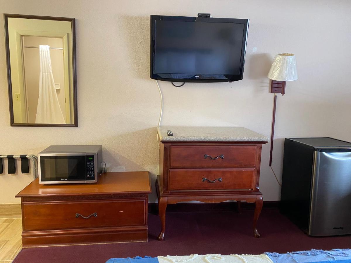 Regency Inn Fern Park エクステリア 写真