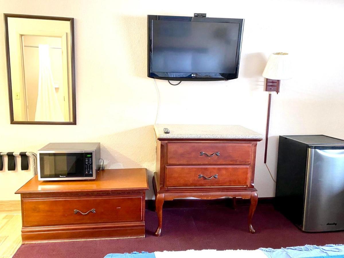 Regency Inn Fern Park エクステリア 写真
